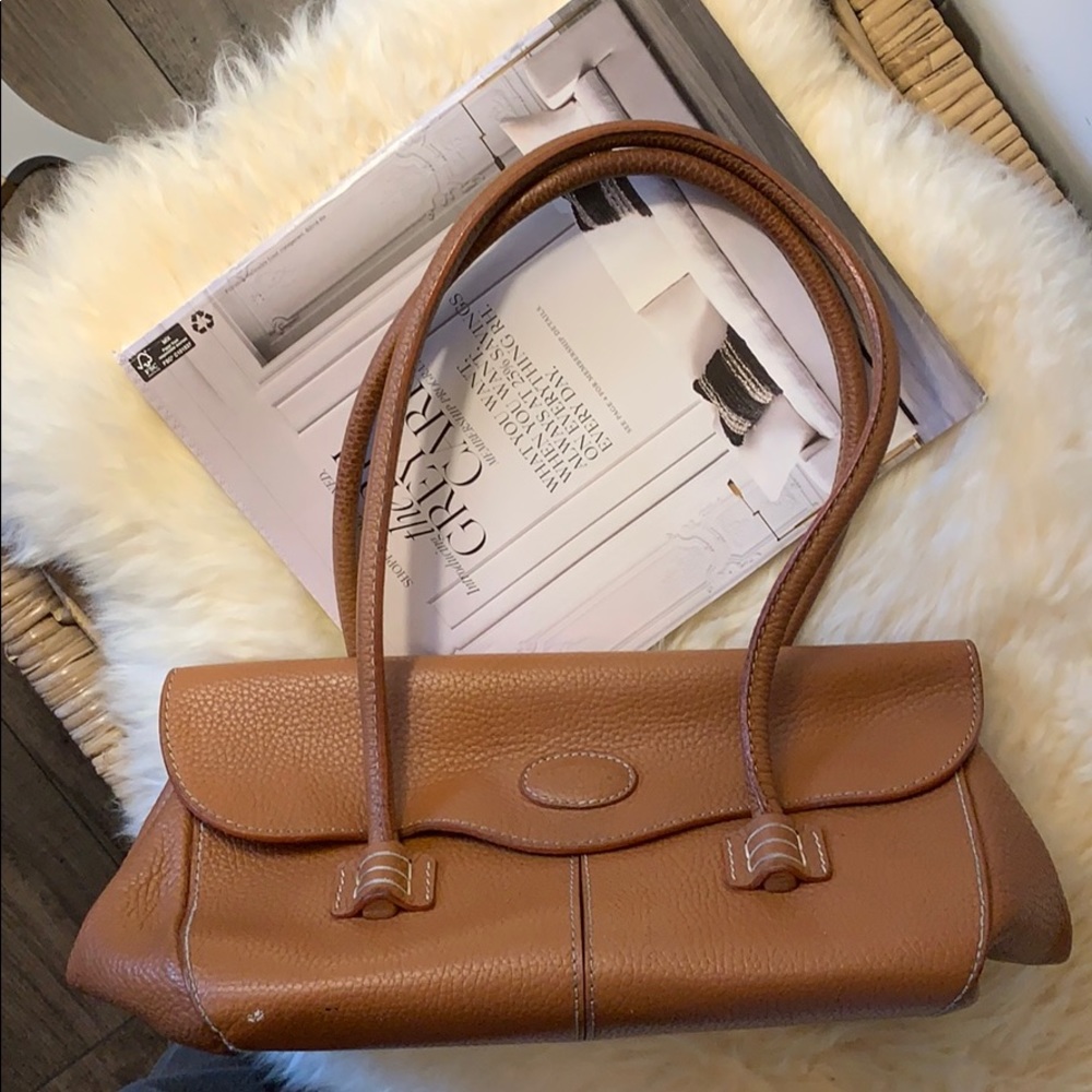 Tod’s brown leather should bag